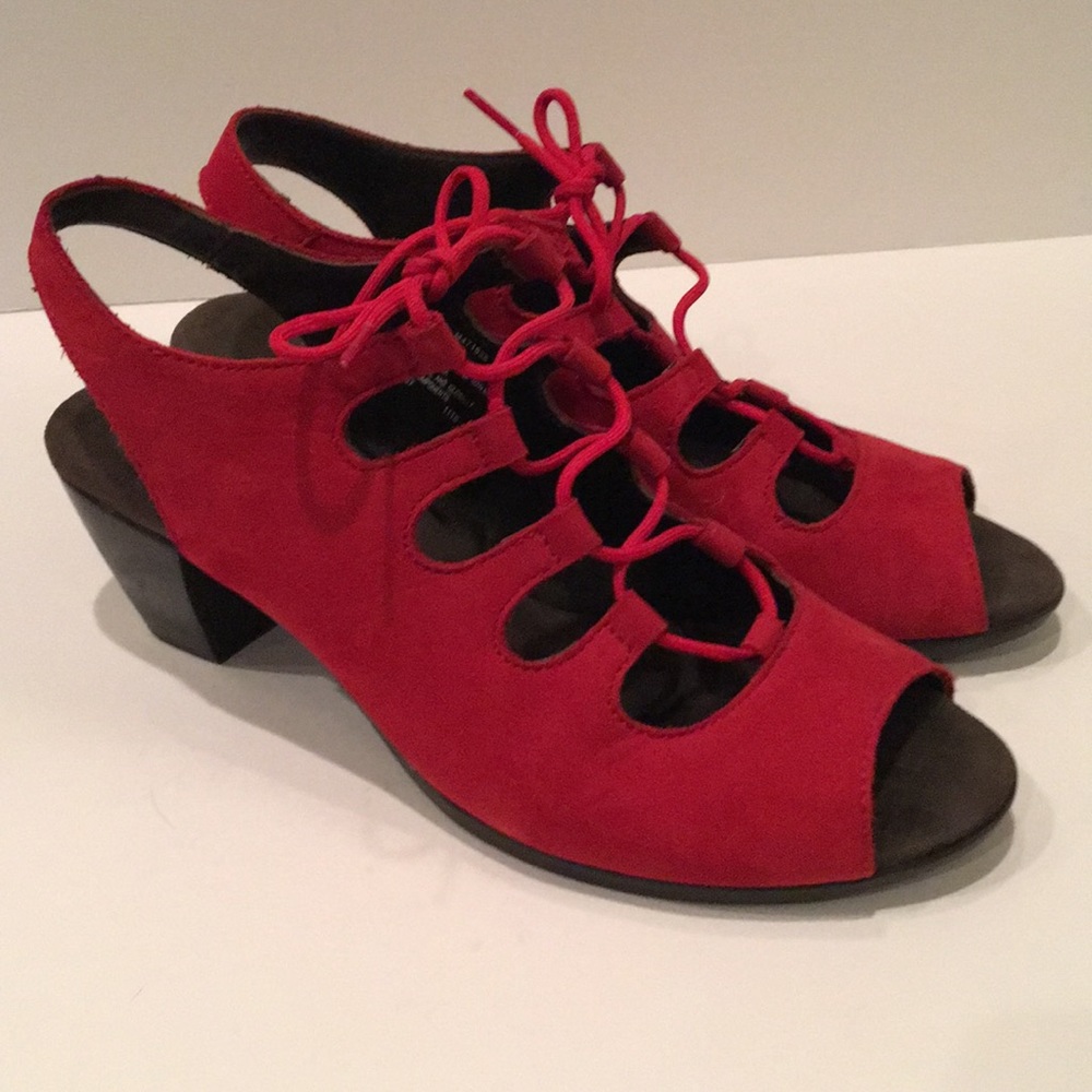 Munro | Jillie | Red Suede Nuebuck
